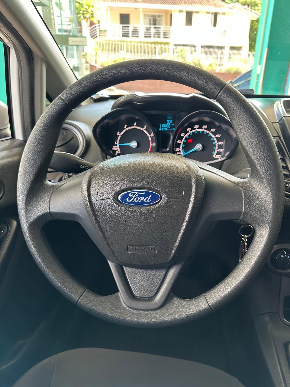 Foto 7 de Ford Fiesta
